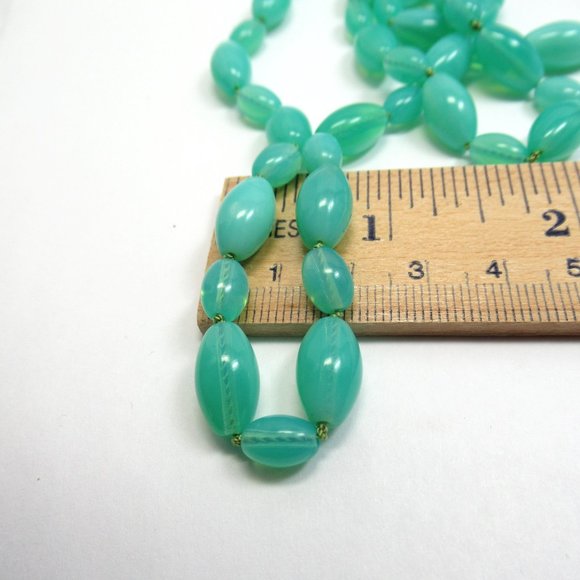 Uranium Glass bead Necklace - Picture 9 of 11
